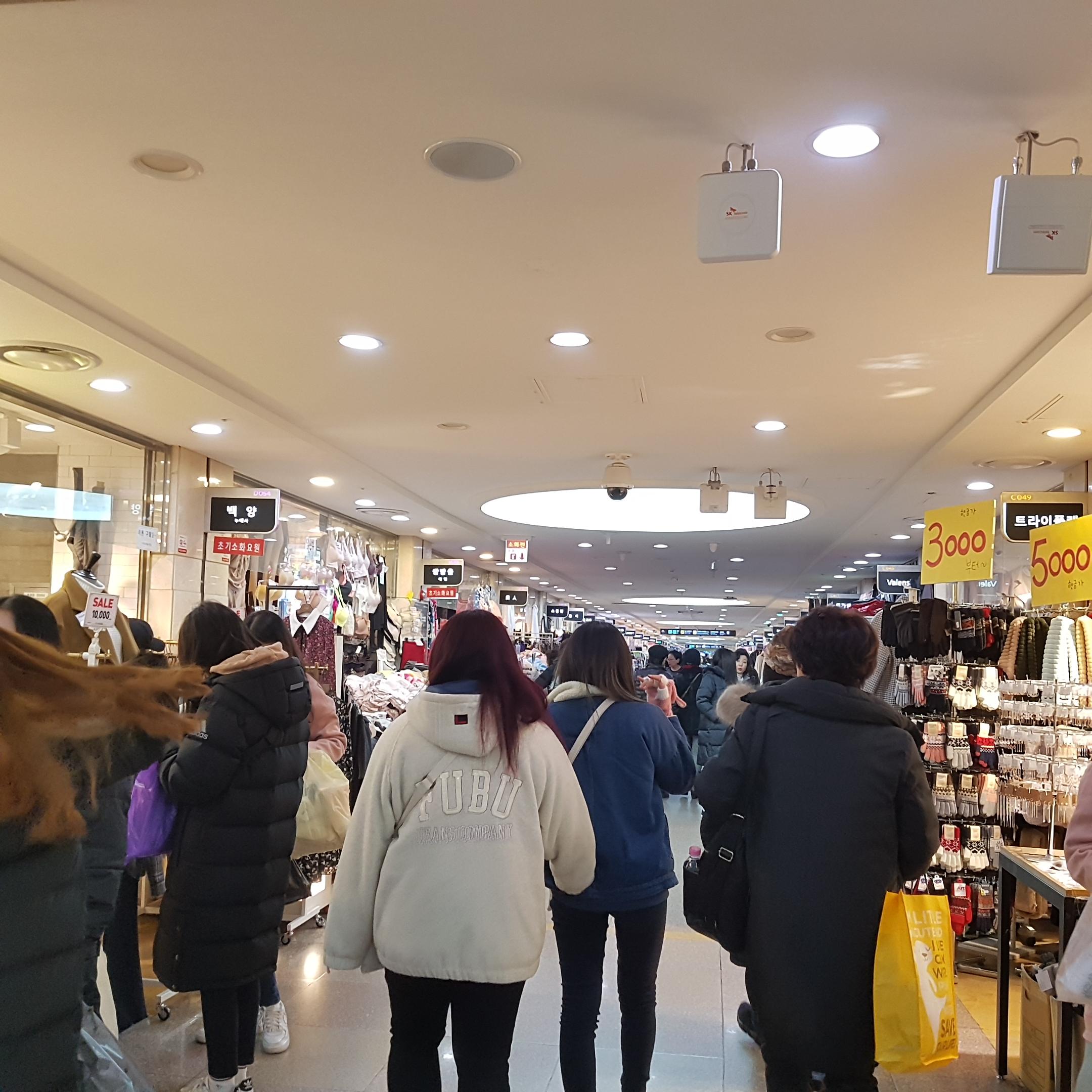 韓国の高速バスターミナルの地下にあるgotomall Br P ソウルで人気の地下商店街gotomallはプチプラ服の宝庫
