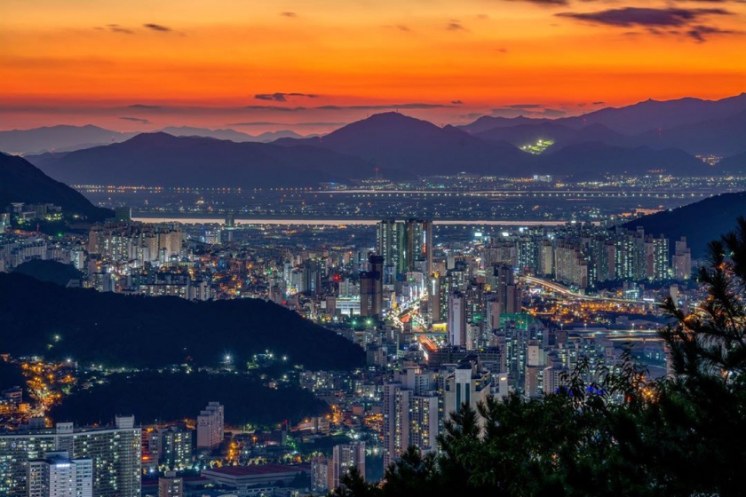 釜山(プサン)のおすすめ夜景スポット 荒嶺山(ファンリョンサン) の画像2