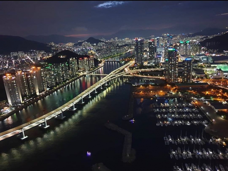 釜山(プサン)のおすすめ夜景スポット 海雲台(ヘウンデ)マリンシティー の画像