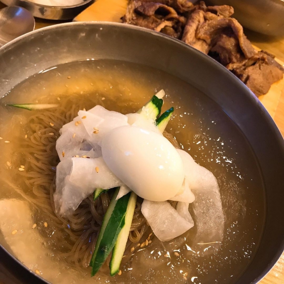ソウルのひとりごはんにぴったりのユッサム冷麺(ユッサムネンミョン/육쌈냉면)の画像2