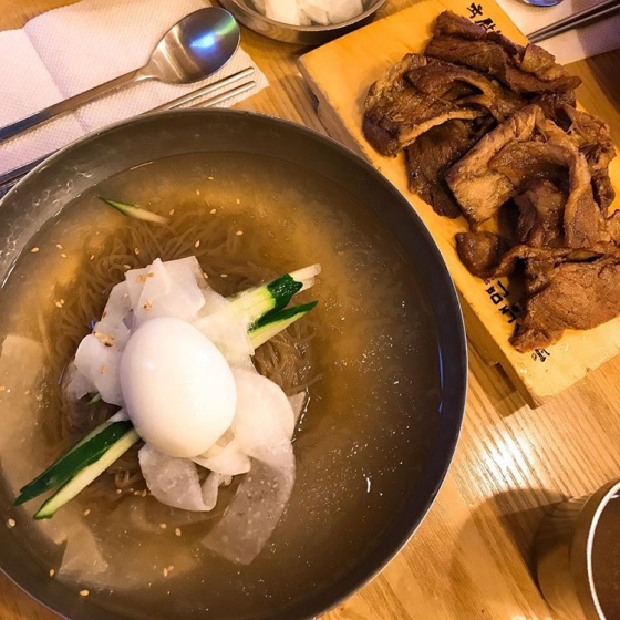 ソウルのひとりごはんにぴったりのユッサム冷麺(ユッサムネンミョン/육쌈냉면)の画像