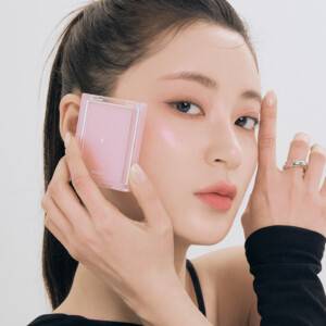 ツヤ＆立体感を手に入れたい人必見！映え顔になれる韓国ハイライト5選